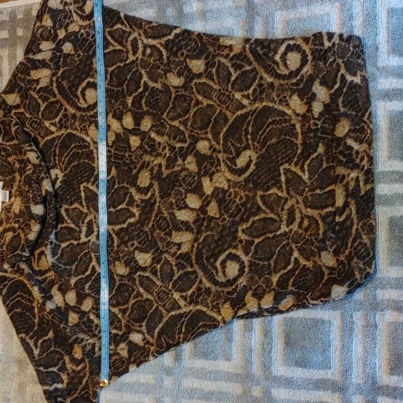 August Silk US L Light Tapered Blouse - Picture 5 of 9